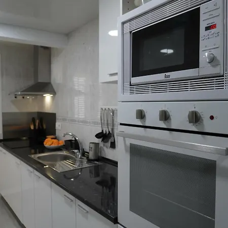 Apartamento En Planta Baja A 250m De La Playa - 3 Habitaciones, Terraza Y Parking Privado - Es-323-4